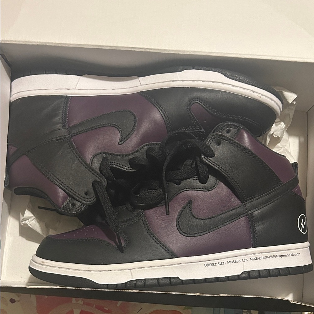 Nike Men's Black and Purple Sneakers